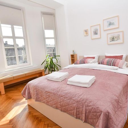 Sunny Corner Apartment Krakow Bagian luar foto